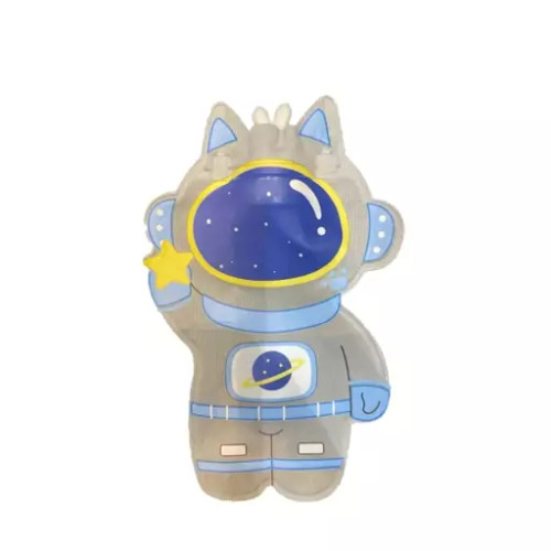 طرح آدم فضایی